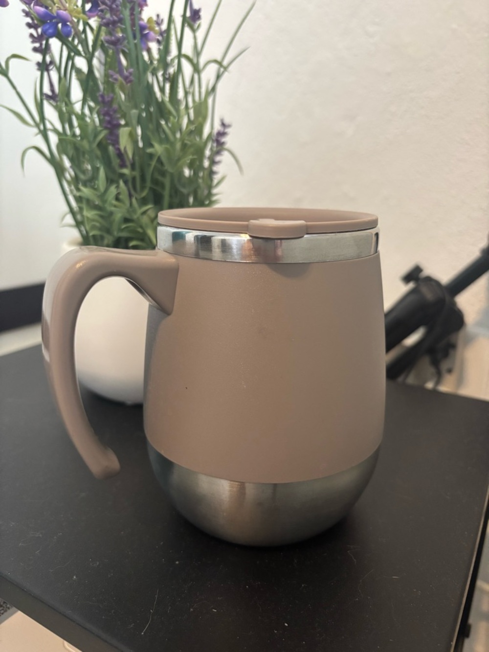 Large Insulated Stainless Steel Coffee Mug with Lid - Khaki/Tan - Picture 5 of 5